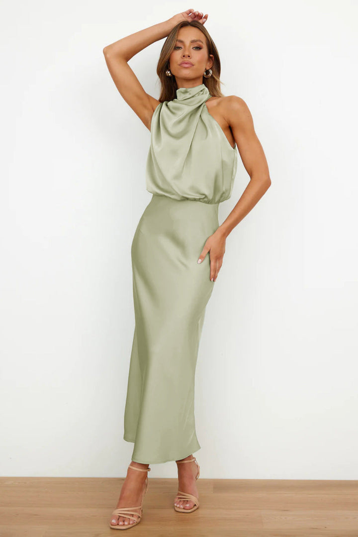 Exquisite Satin Evening Gown for Timeless Elegance