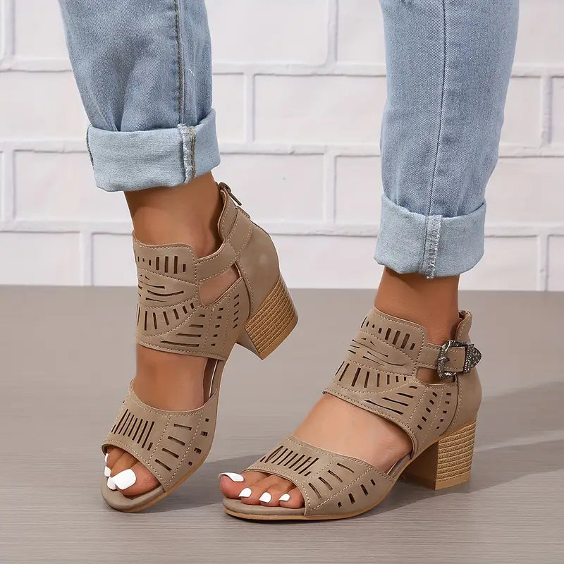Chic Women's Sandals Featuring a Fashion-Forward Thick Heel
