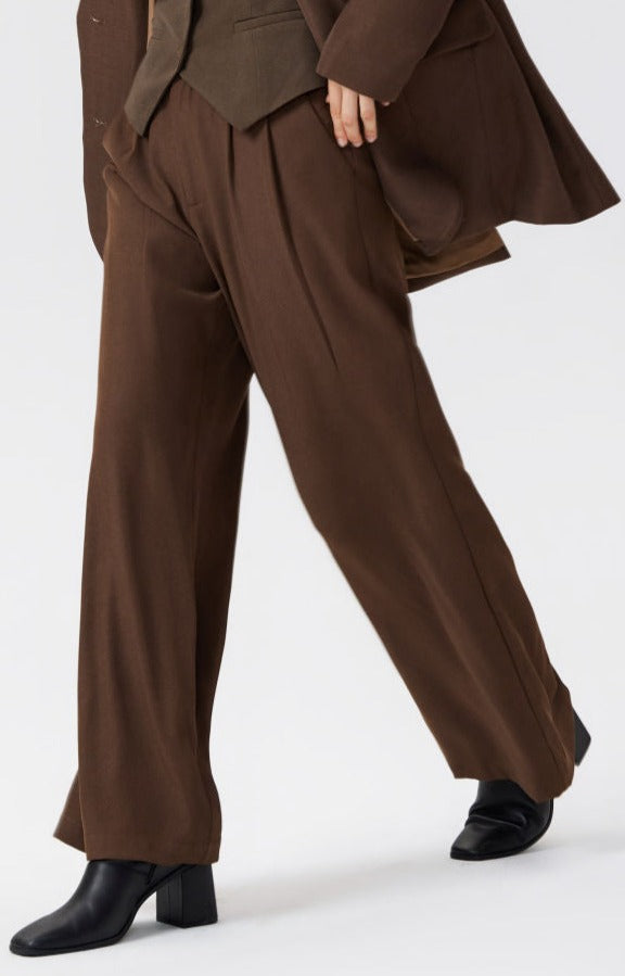 Sleek Wide-Leg Straight Trousers for Effortless Style
