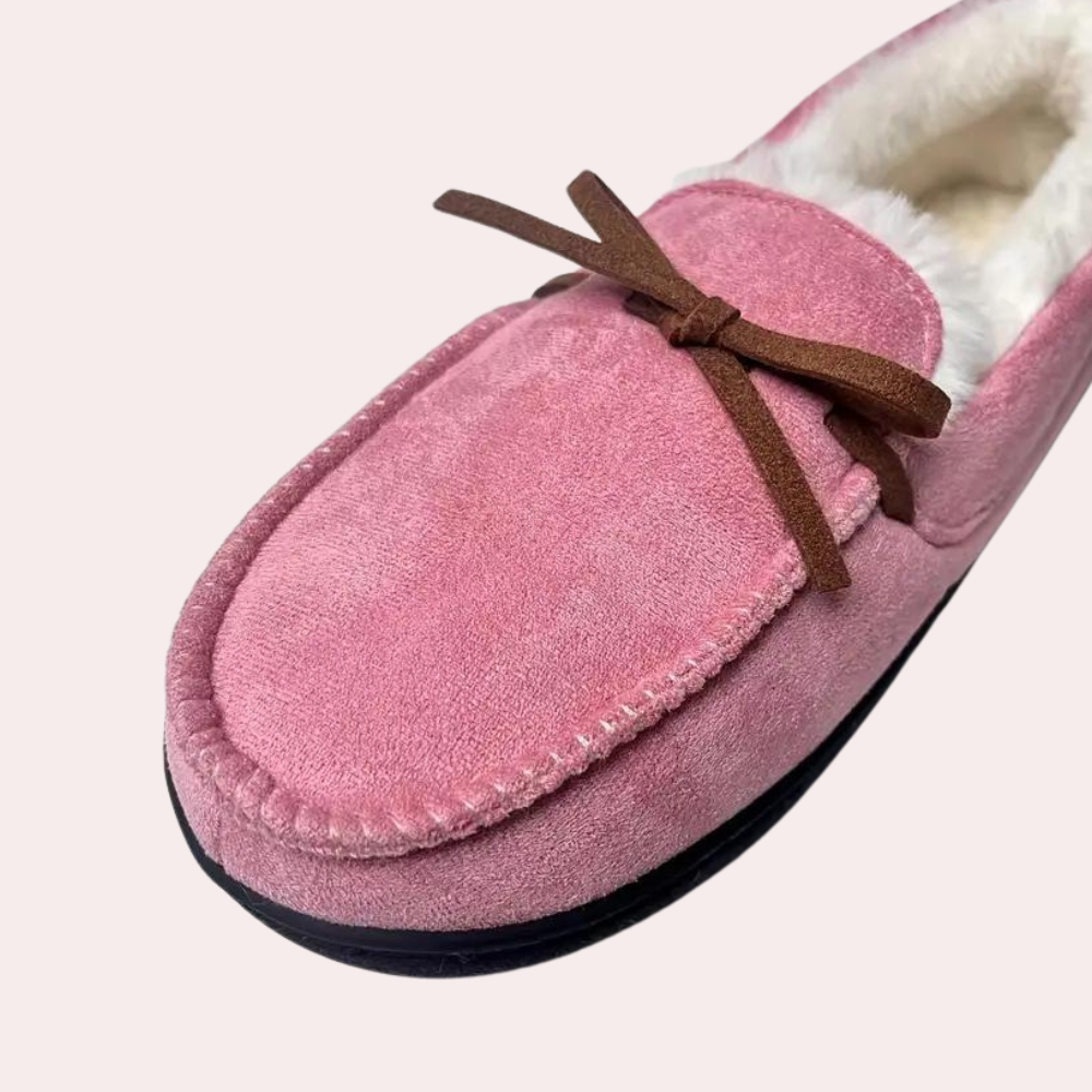 Chic Women’s Sneakers for the Fashion-Forward Woman