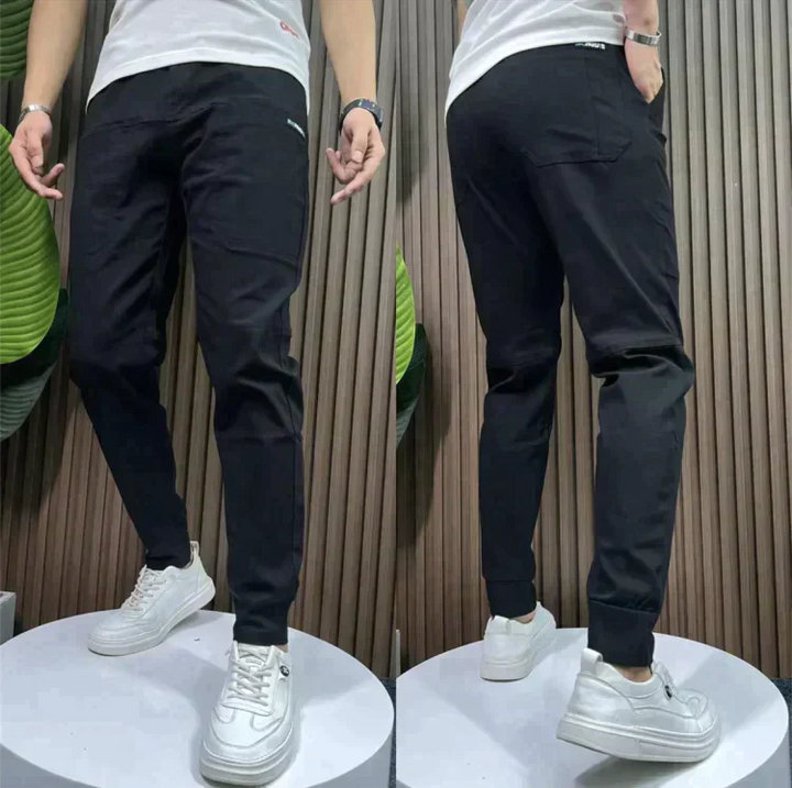 Versatile and Comfortable Cargo Trousers