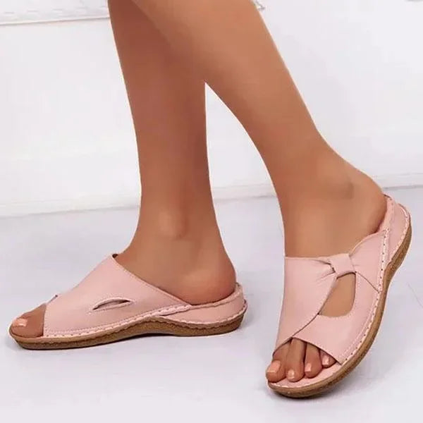 Chic Leather Sandals Combining Comfort and Style