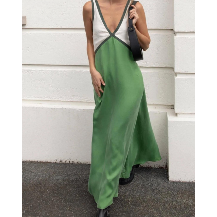 Stylish V-Neck Dress for Effortless Elegance