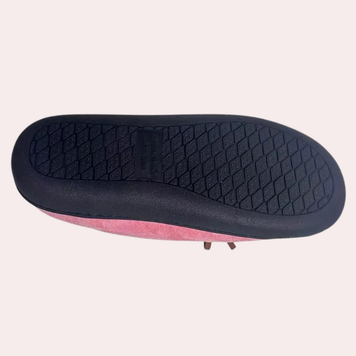Chic Women’s Sneakers for the Fashion-Forward Woman