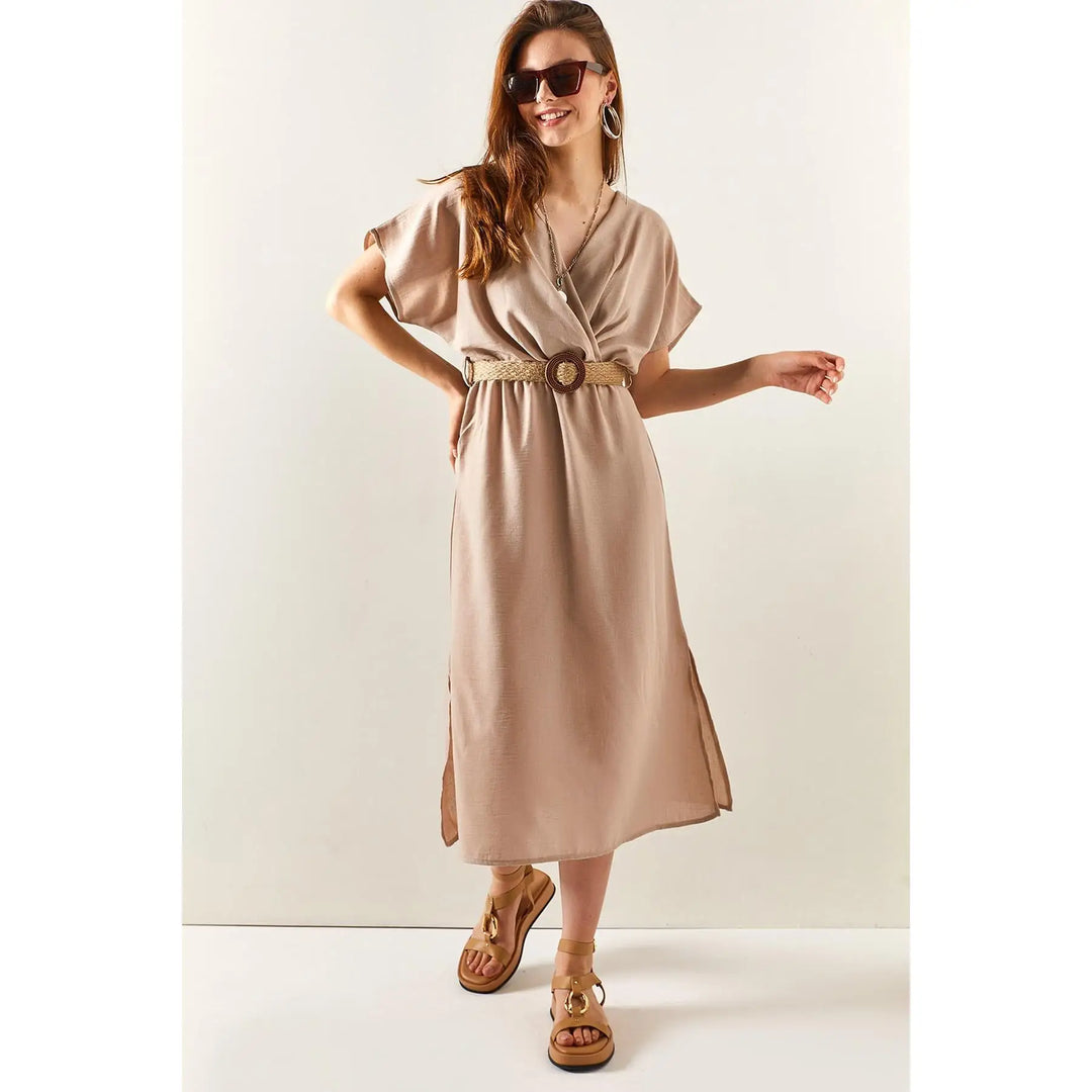 Exquisite Lightweight Dress with Alluring Slit Detail