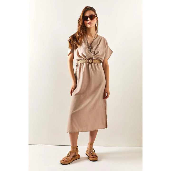 Exquisite Lightweight Dress with Alluring Slit Detail