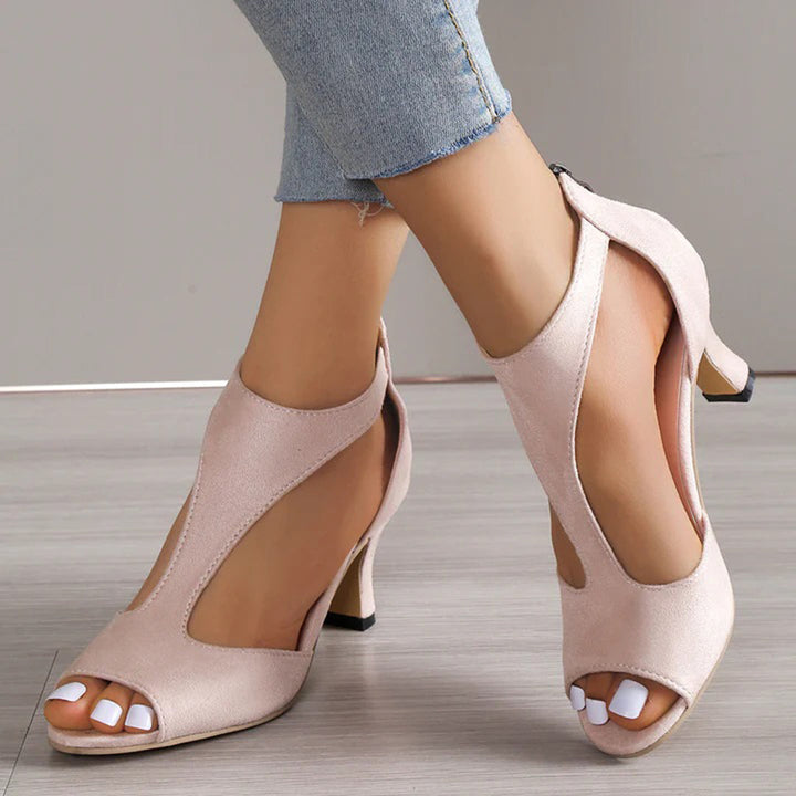 Elegant sandals for a timeless style