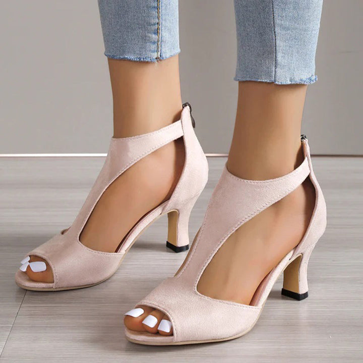 Elegant sandals for a timeless style