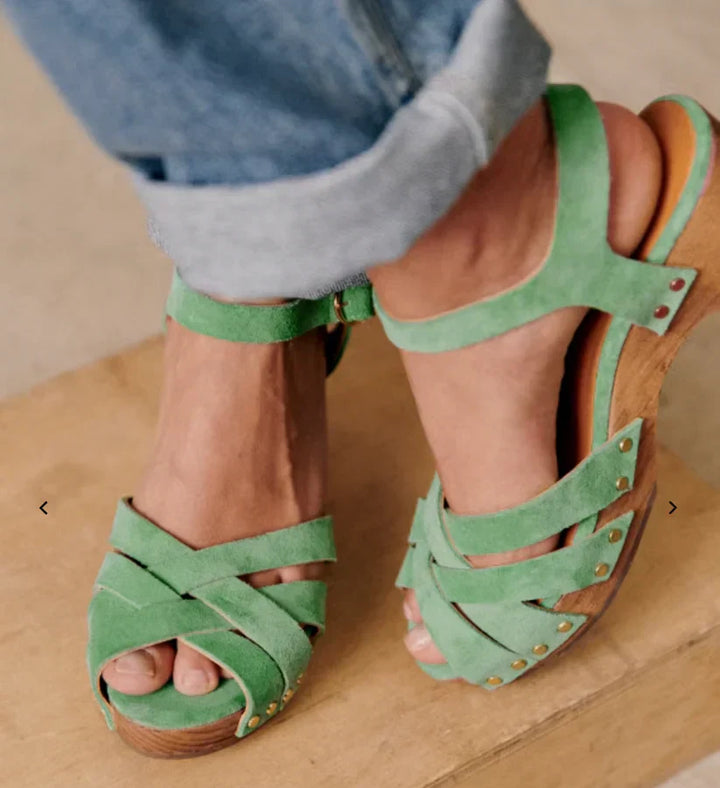 Chic and Stylish Clogs Sandals for Effortless Elegance