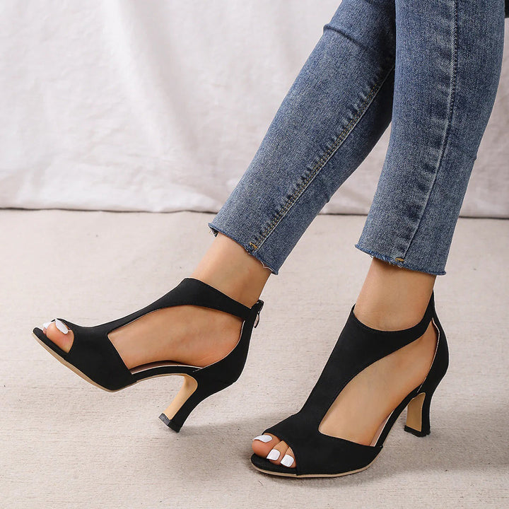 Elegant sandals for a timeless style