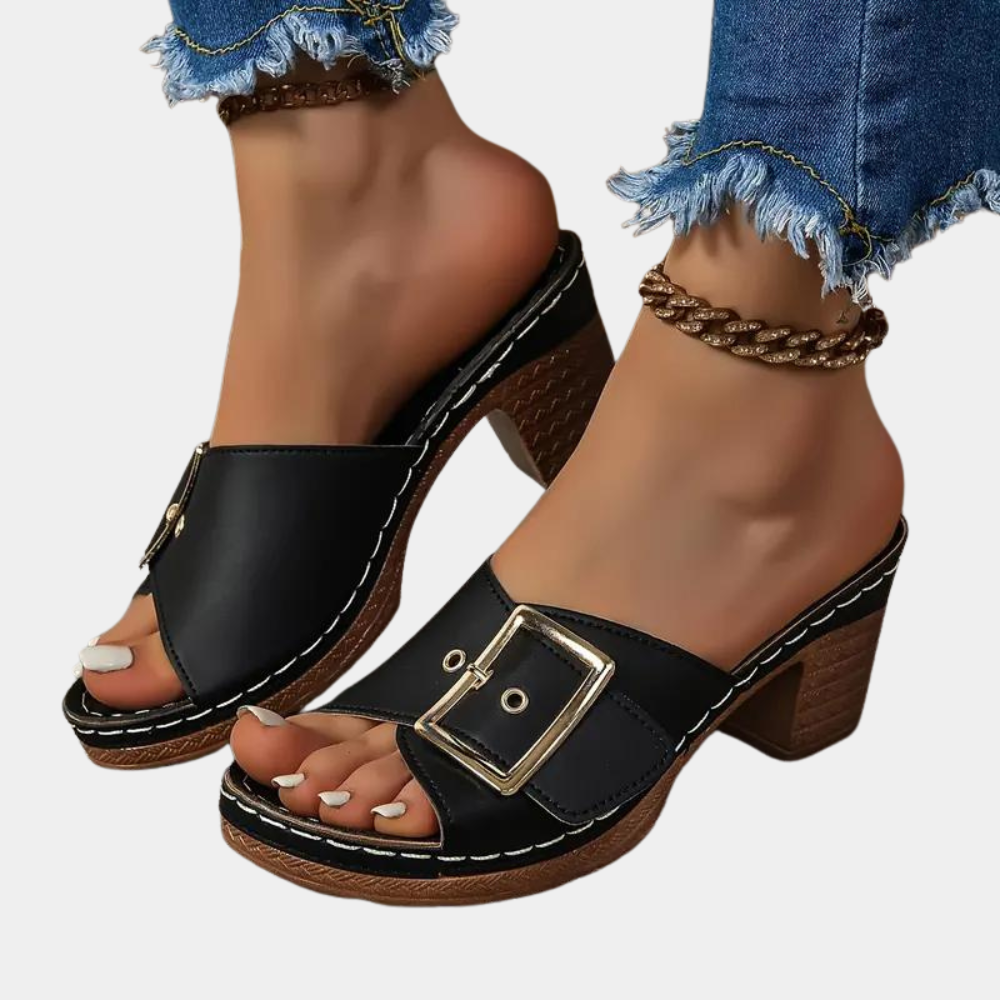 Chic and Cozy Women's Sandals Perfect for Any Event