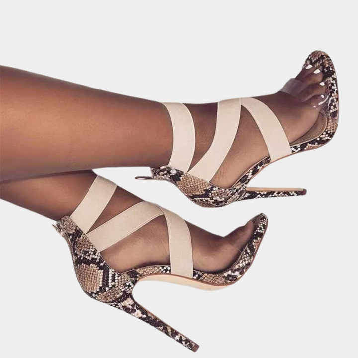 Stylish Women's Sandals Featuring Fashionable Spice Straps
