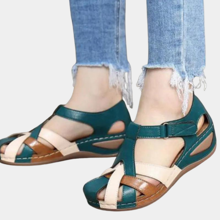 Chic and Cozy Women's Sandals for All-Day Wear