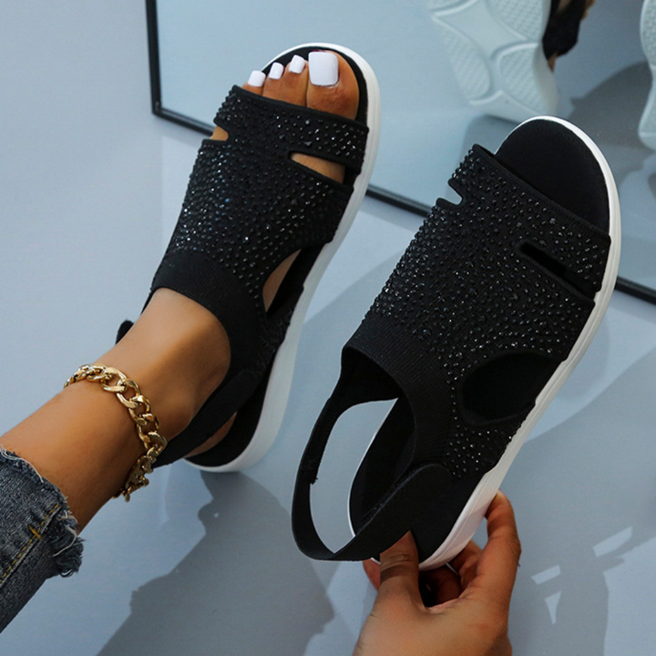 Chic and Cozy Women's Sandals for Ideal Summer Adventures