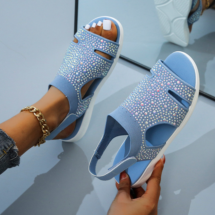 Chic and Cozy Women's Sandals for Ideal Summer Adventures