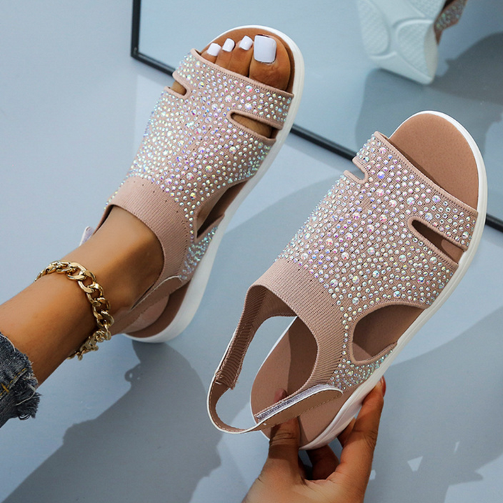 Chic and Cozy Women's Sandals for Ideal Summer Adventures