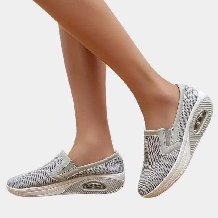 Chic and secure women's footwear for unmatched comfort