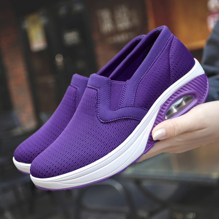 Chic and secure women's footwear for unmatched comfort