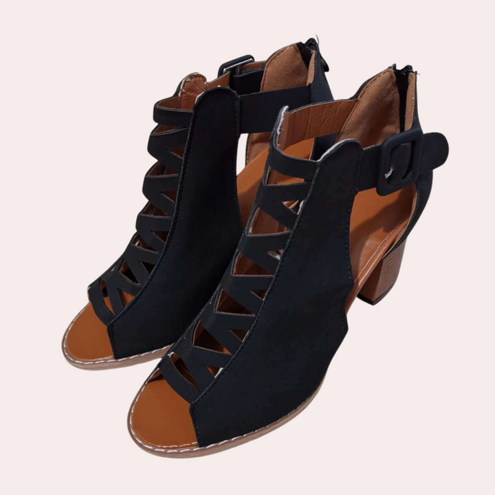 Chic Strappy Sandals for Trendsetting Women