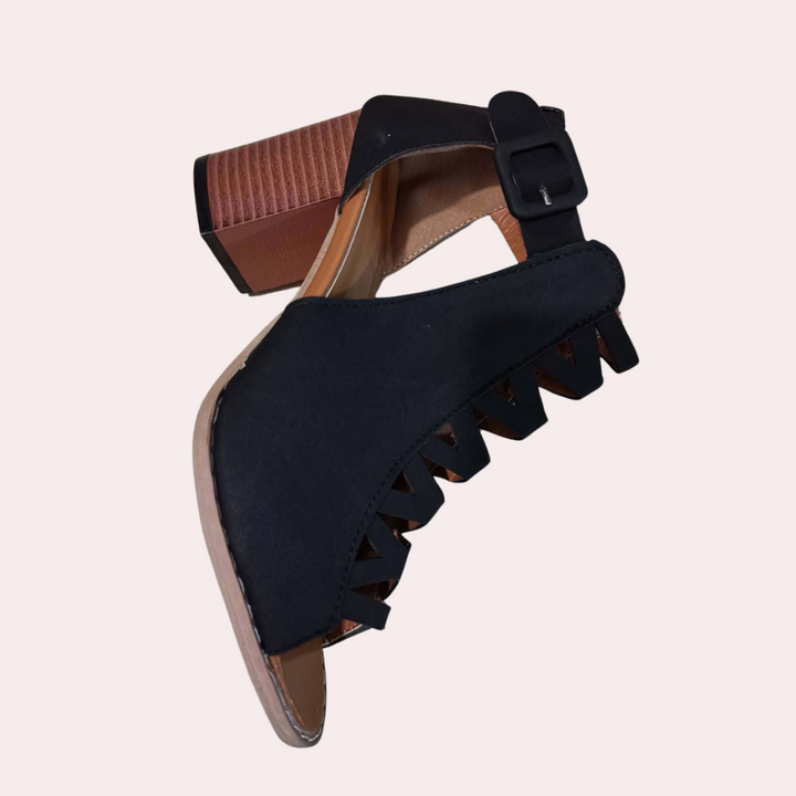 Chic Strappy Sandals for Trendsetting Women