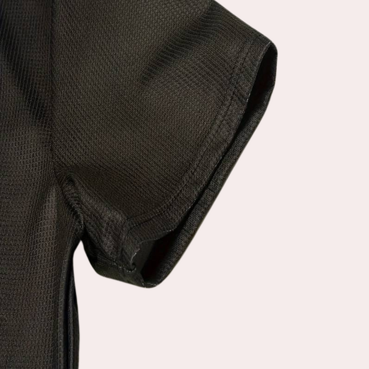 Stylish Men's Shirt with Contemporary Fit