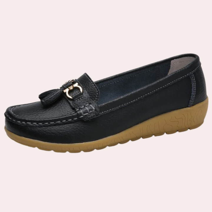Chic and Cozy Women's Slippers for a Trendy Summer Look