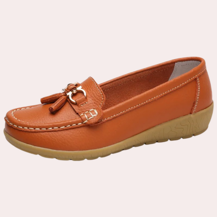 Chic and Cozy Women's Slippers for a Trendy Summer Look