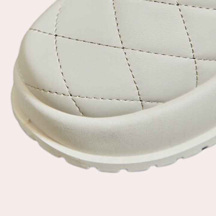 Elegant Quilted Snow Boots for Women Offering Ultimate Comfort