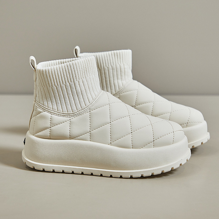 Elegant Quilted Snow Boots for Women Offering Ultimate Comfort