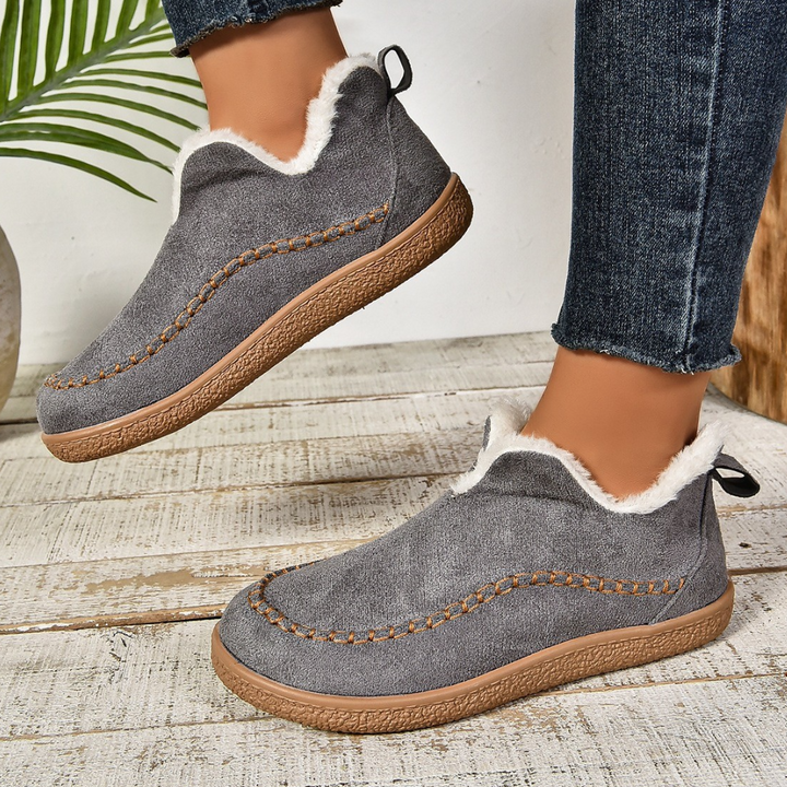 Elegant and Cozy Winter Footwear for Women