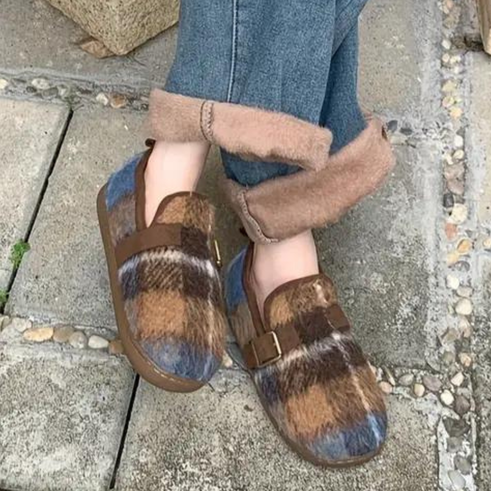 Elegant and Cozy Indoor Slippers for Ultimate Comfort
