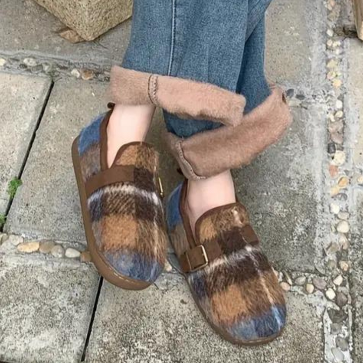 Elegant and Cozy Indoor Slippers for Ultimate Comfort