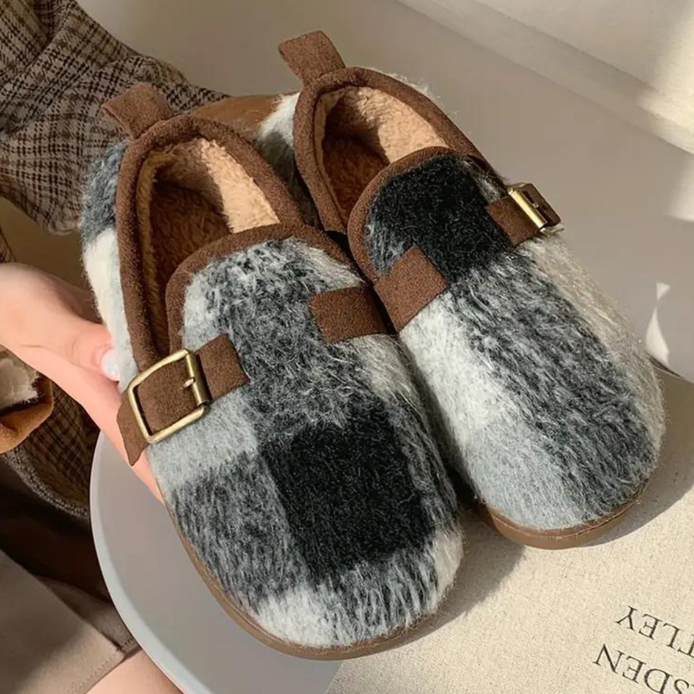 Elegant and Cozy Indoor Slippers for Ultimate Comfort