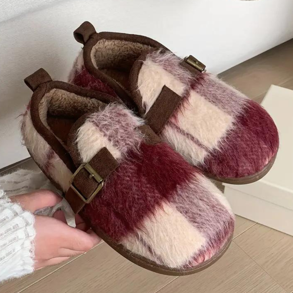 Elegant and Cozy Indoor Slippers for Ultimate Comfort