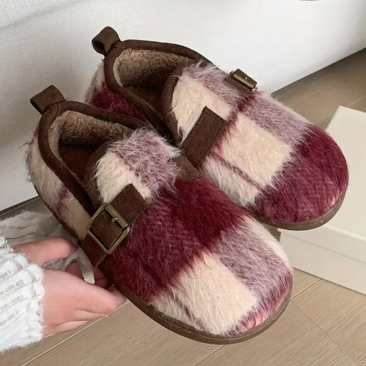 Elegant and Cozy Indoor Slippers for Ultimate Comfort
