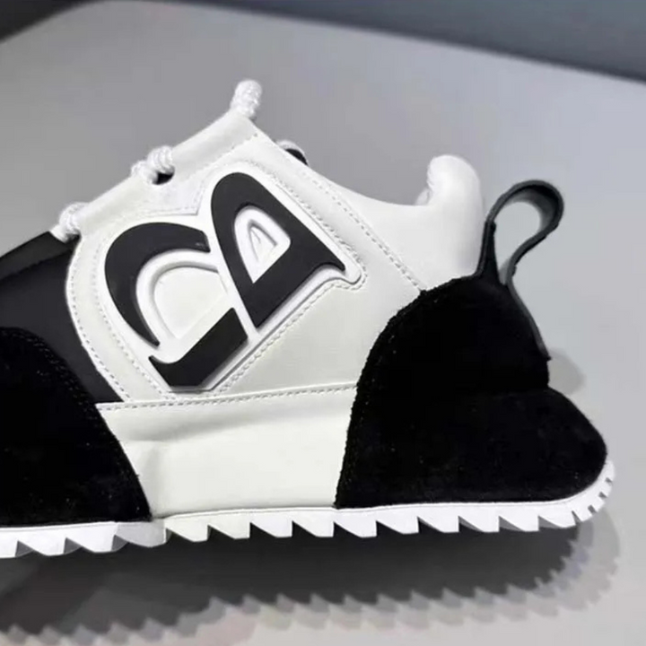 Stylish and Lightweight Men's Sneakers