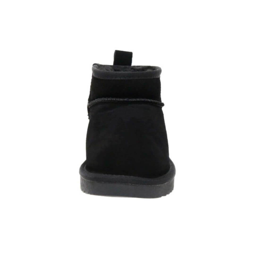 Luxurious and Cozy Boots with Plush Synthetic Fur