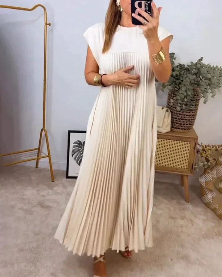 Elegant Sleeveless Pleated Dress