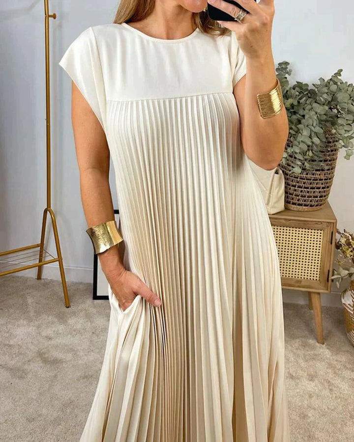 Elegant Sleeveless Pleated Dress