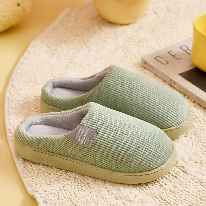 Luxuriously Cozy and Chic Women's Slippers for Ultimate Warmth
