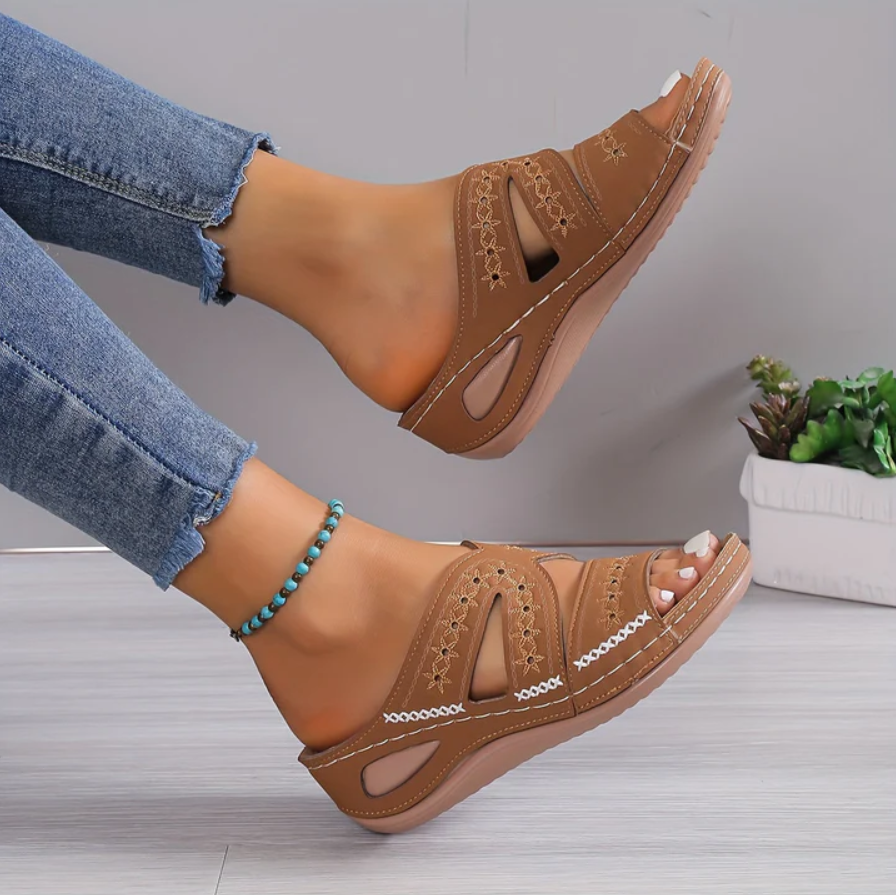 Chic and Stylish Women's Summer Sandals for 2024
