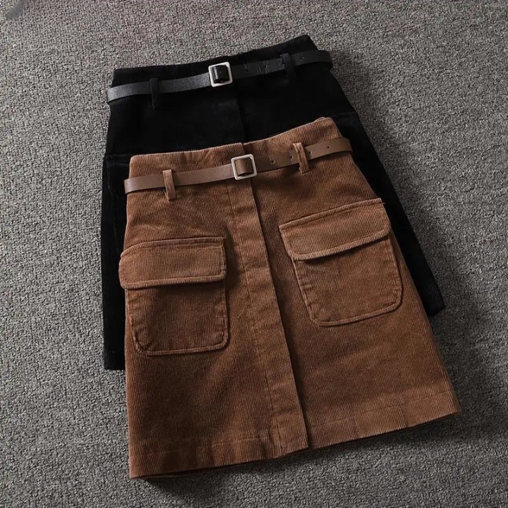 Chic Ribbed Velvet Mini Skirt with Stylish Pockets