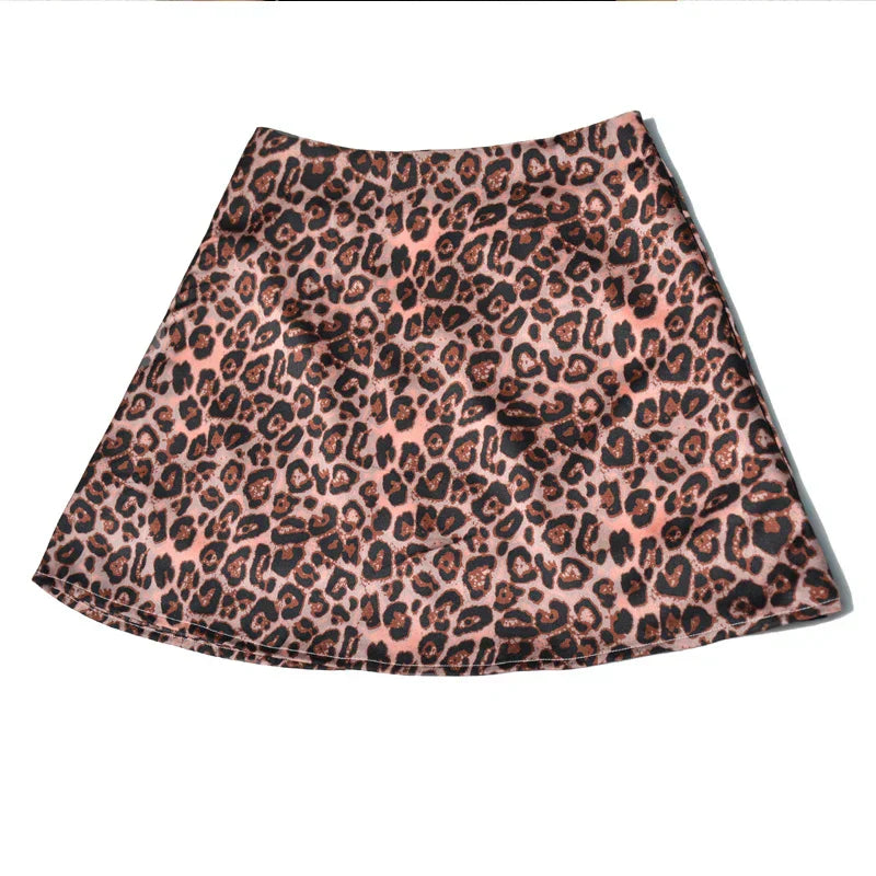 Chic Leopard Print Mini Skirt