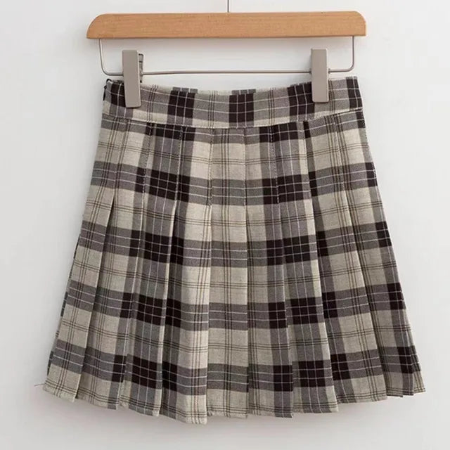 Chic Frida Pleated Mini Skirt with Trendy Checks