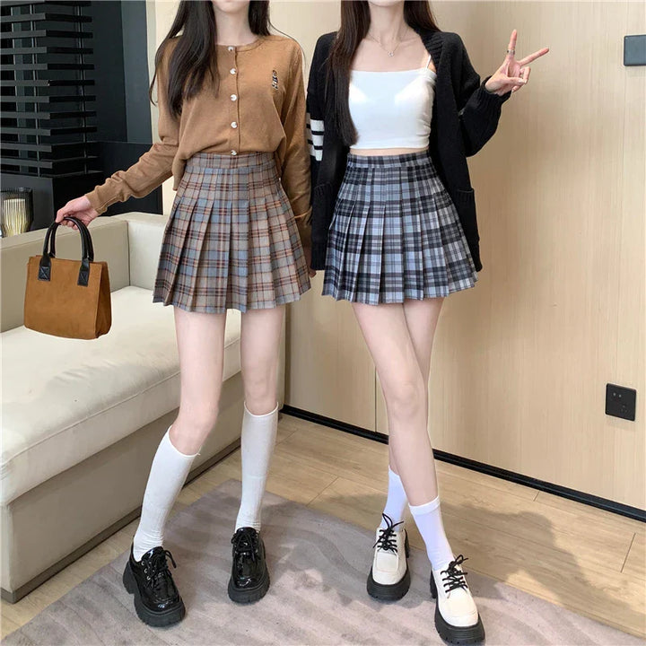 Chic Frida Pleated Mini Skirt with Trendy Checks