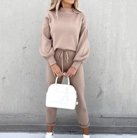 Chic and Stylish Turtleneck Ensemble