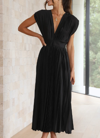 Chic and Timeless Long Sleeve Dress