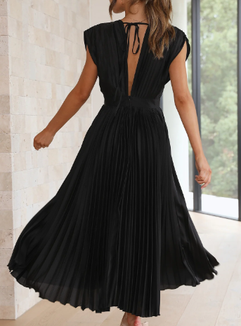 Chic and Timeless Long Sleeve Dress