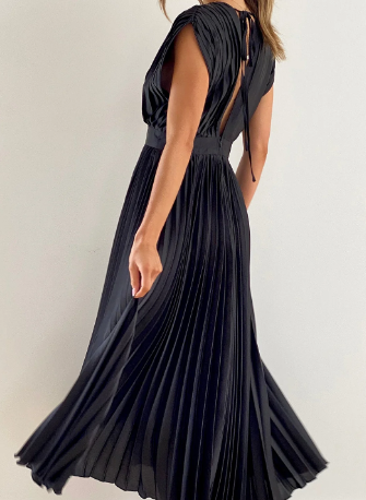 Chic and Timeless Long Sleeve Dress