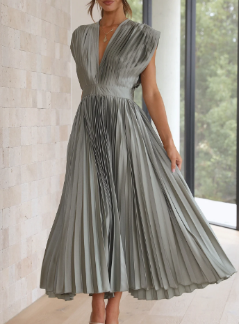 Chic and Timeless Long Sleeve Dress